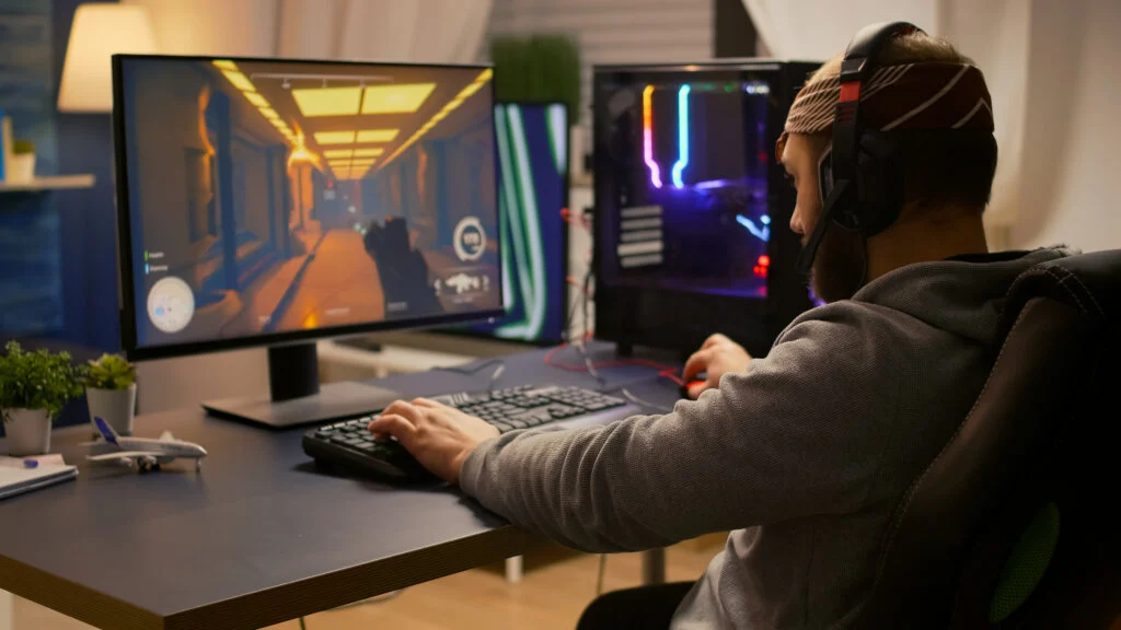 Videogamer winning first person shooter tournament