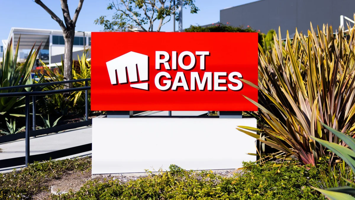 riot-games-is-considering-making-premium-titles-says-co-founder