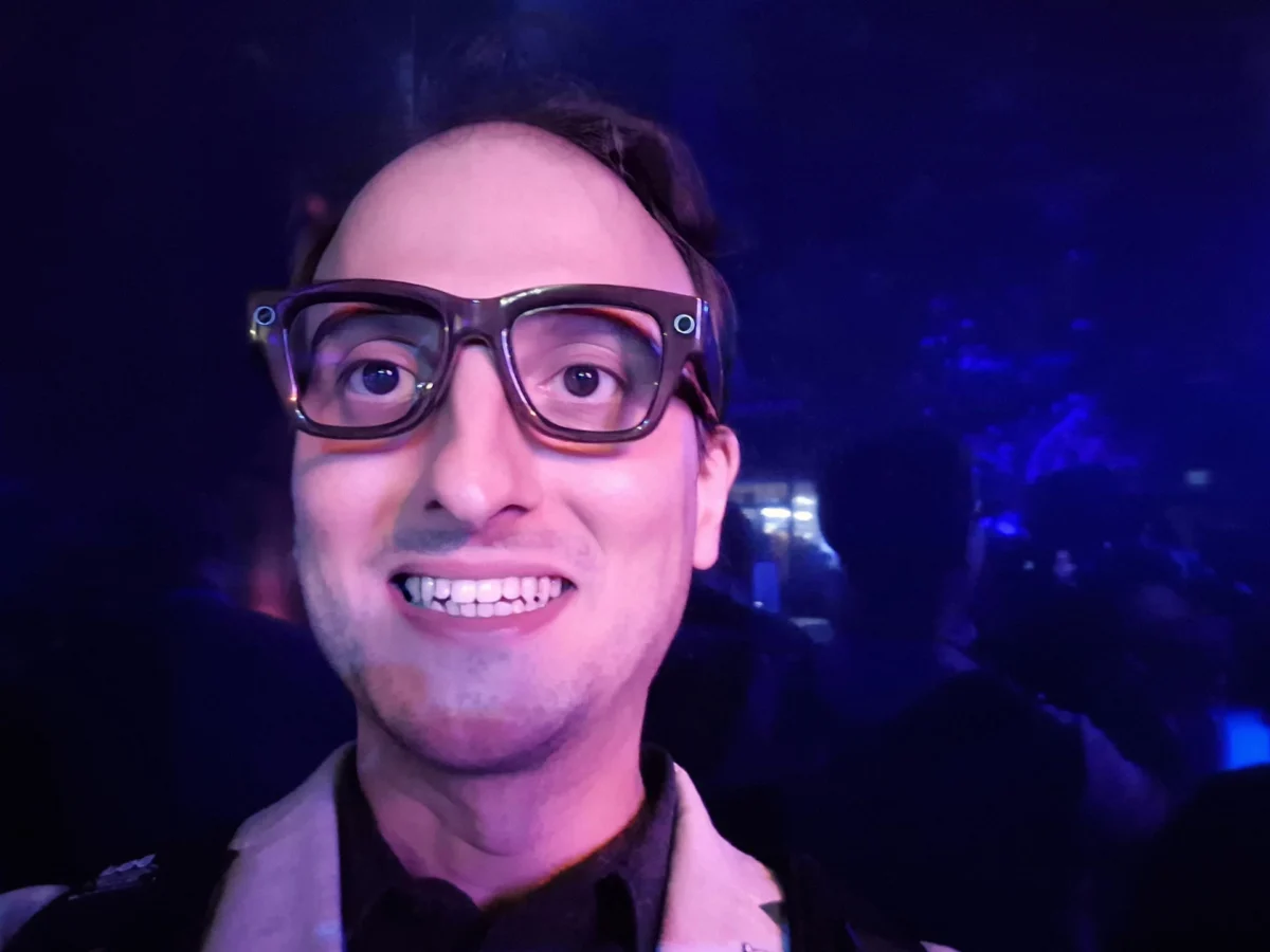 navigating-the-smart-glasses-frontier-market-growth-challenges-and-the-developer-dilemma