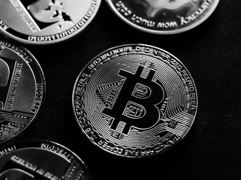 over-the-counter-desks-emerge-as-crucial-pillars-for-professional-and-institutional-crypto-trading-in-a-maturing-digital-asset-landscape
