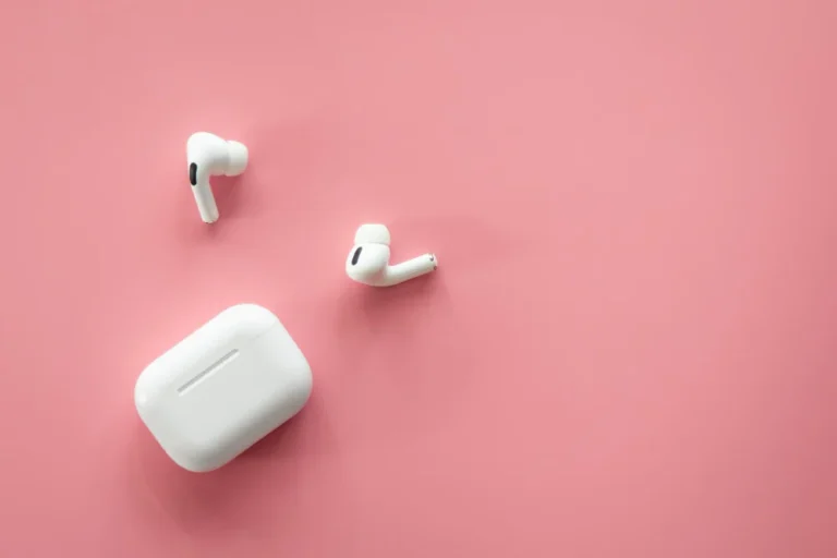 the-ubiquitous-rise-of-true-wireless-earbuds-a-deep-dive-into-their-impact-on-modern-lifestyles-and-audio-technology